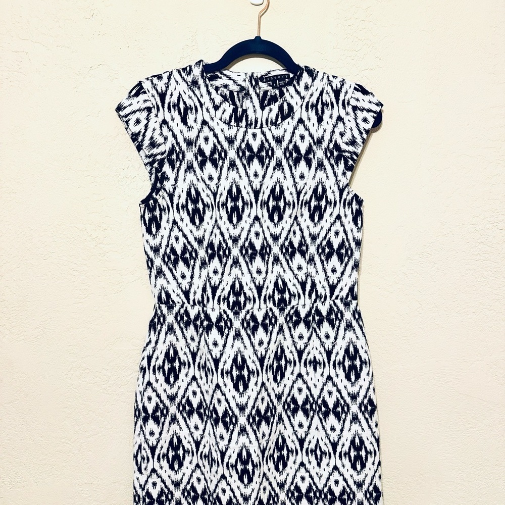 Theory Orinthia Black and White Ikat Geometric Mini Dress EUC size 6 Medium